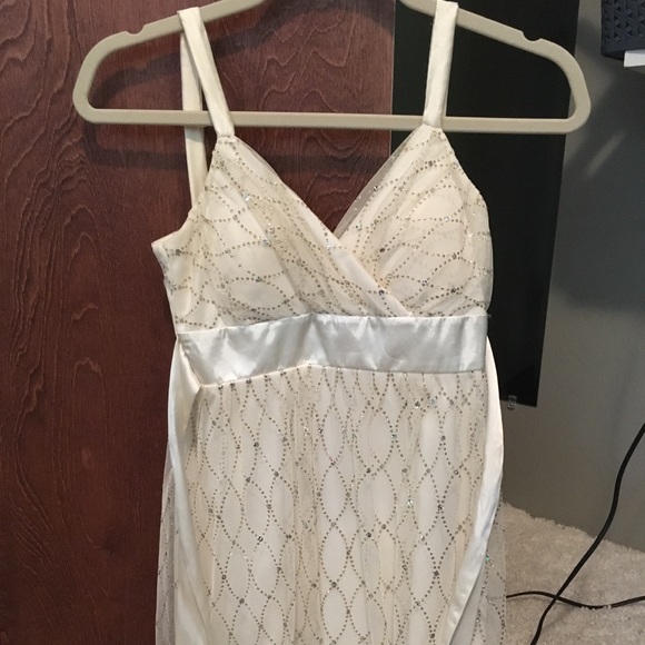 Formal Dress - Picture 1 of 3